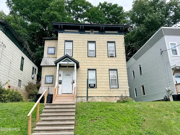 22 Van Derveer Street, Amsterdam, NY 12010