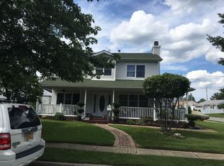 4150 Gloria Rd, Bethpage, NY 11714