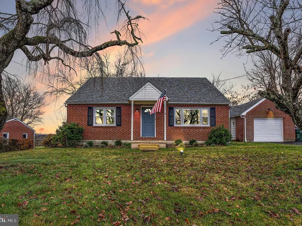 342 Hoffmansville Rd, Bechtelsville, PA 19505