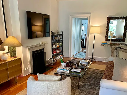 Rented by Nest Seekers International | media 29