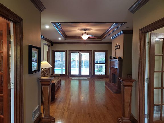 3rd image of 130 Costleys Bridge Dr