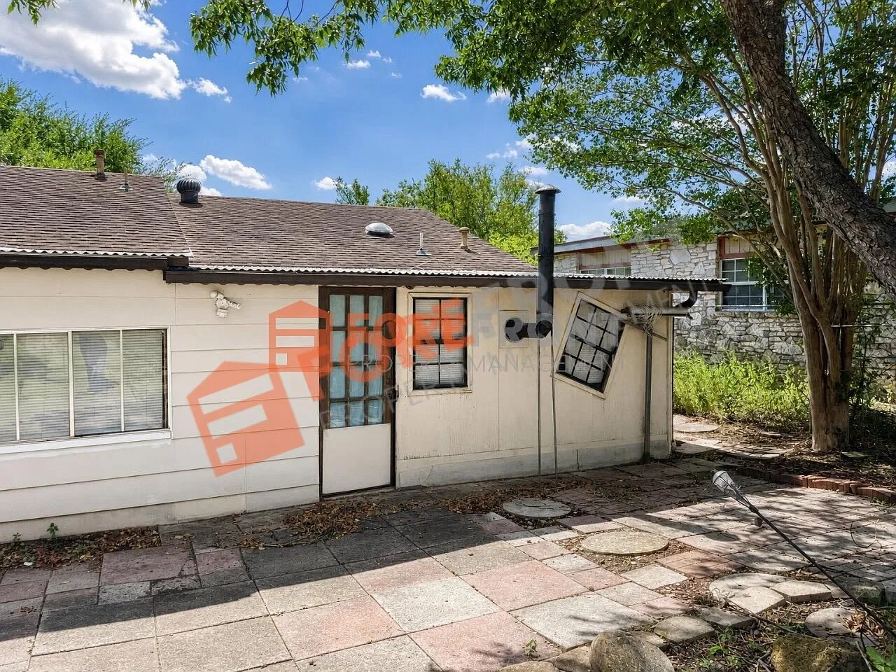 7845 Village Oak Dr — Photo 4