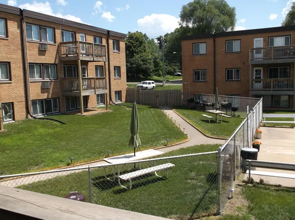 Hyde Park Apartments, 1350 7th St NW #1B-1Ba-505Sqft, Saint Paul, MN 55112