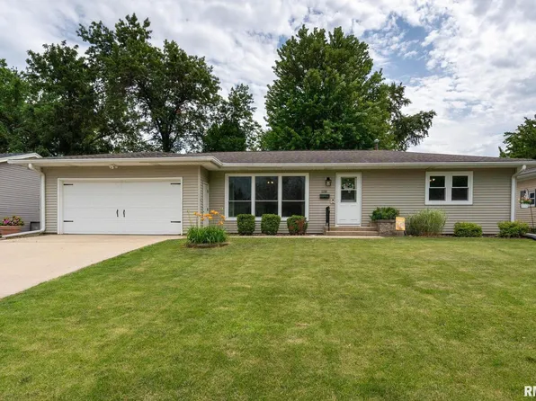 538 39th Ave, East Moline, IL 61244
