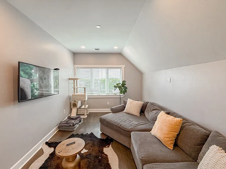 468 Salem St #4 — Photo 3
