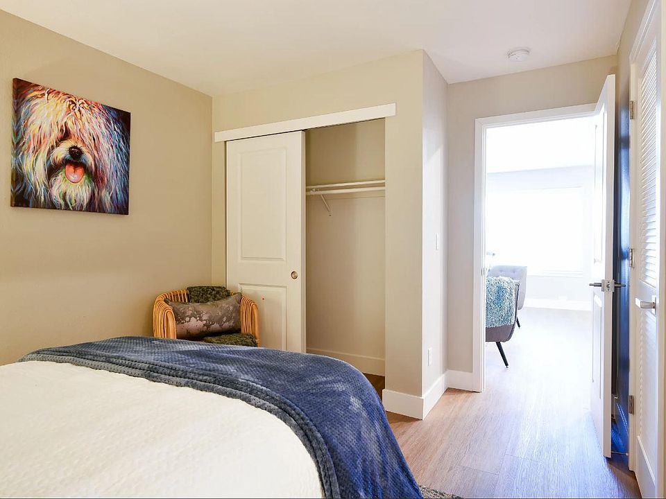 1BR, 1BA - 480 SQ FT