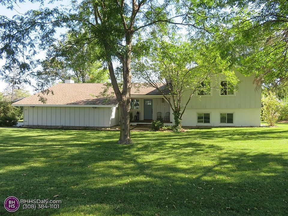 1st image of 303 Lakeside Dr