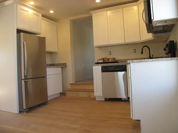 19 Hall St #19, Medford, MA 02155