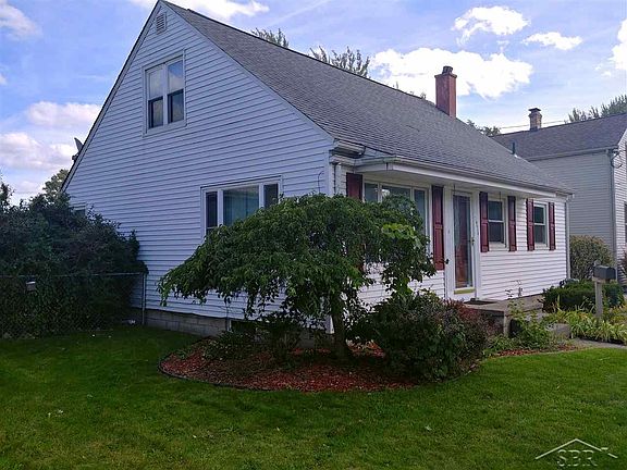 5th image of 1916 Bay St