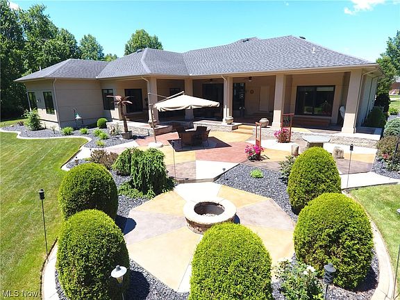 4th image of 65 Cherry Hill Ct