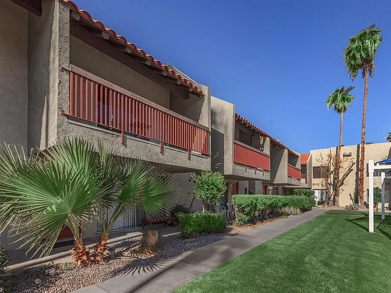 Sage Courtyard Apartments — Photo 31