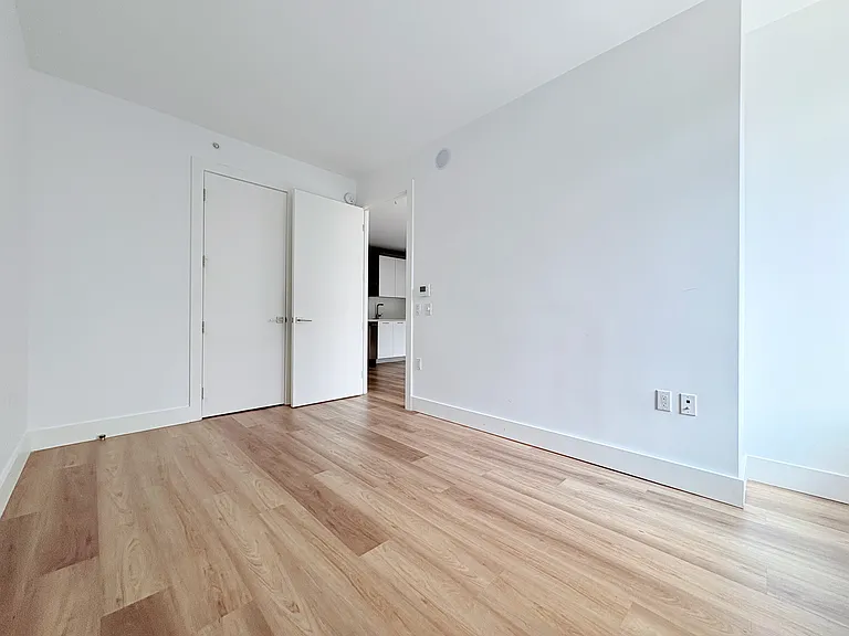 228 E 135th St #711 — Photo 2