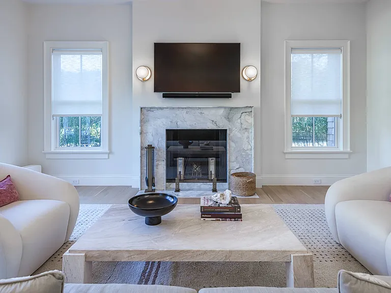 187 Meeting House Ln — Photo 10