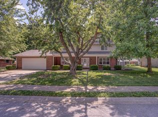 900 Belpre Dr, O Fallon, IL 62269