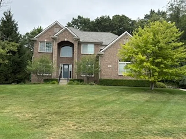 565 Manitou Ln