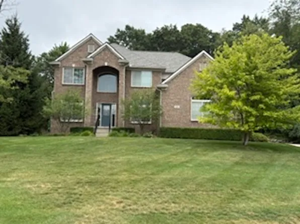 565 Manitou Ln, Oxford, MI 48371