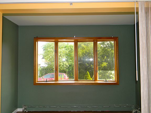 5th image of 1154 Gress St