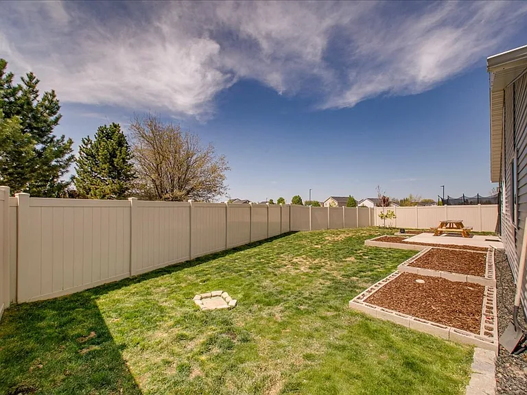 16859 Courtney Way — Photo 29