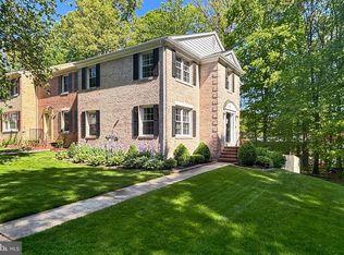 9400 Park Hunt Ct, Springfield, VA 22153