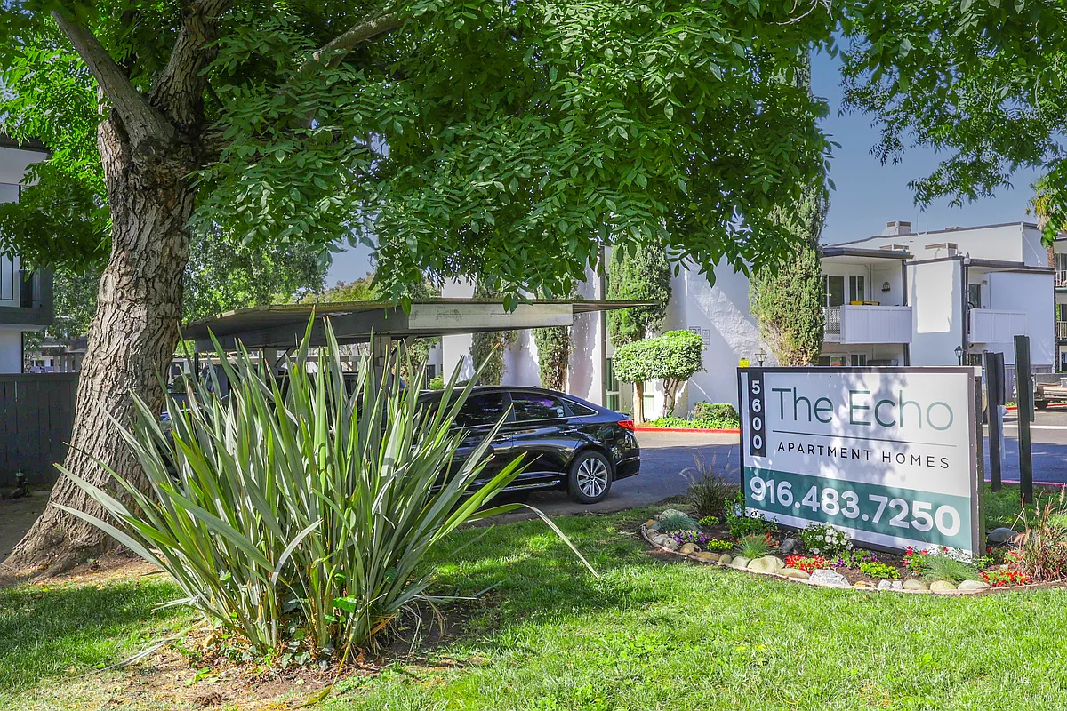 Building Photo - Courtyard Apartments