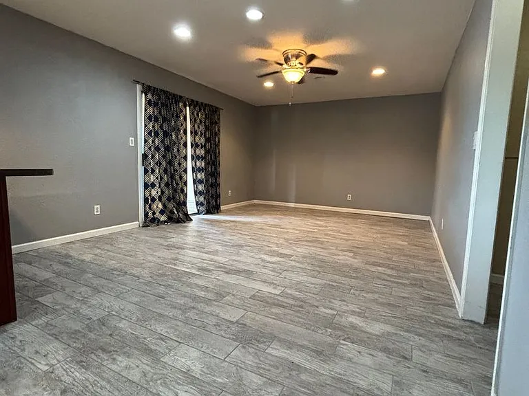 921 W Naranja Ave — Photo 2