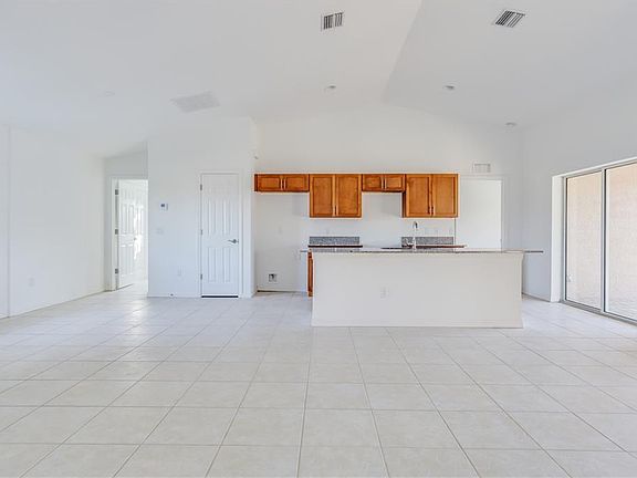 4th image of 184 Baytree Dr