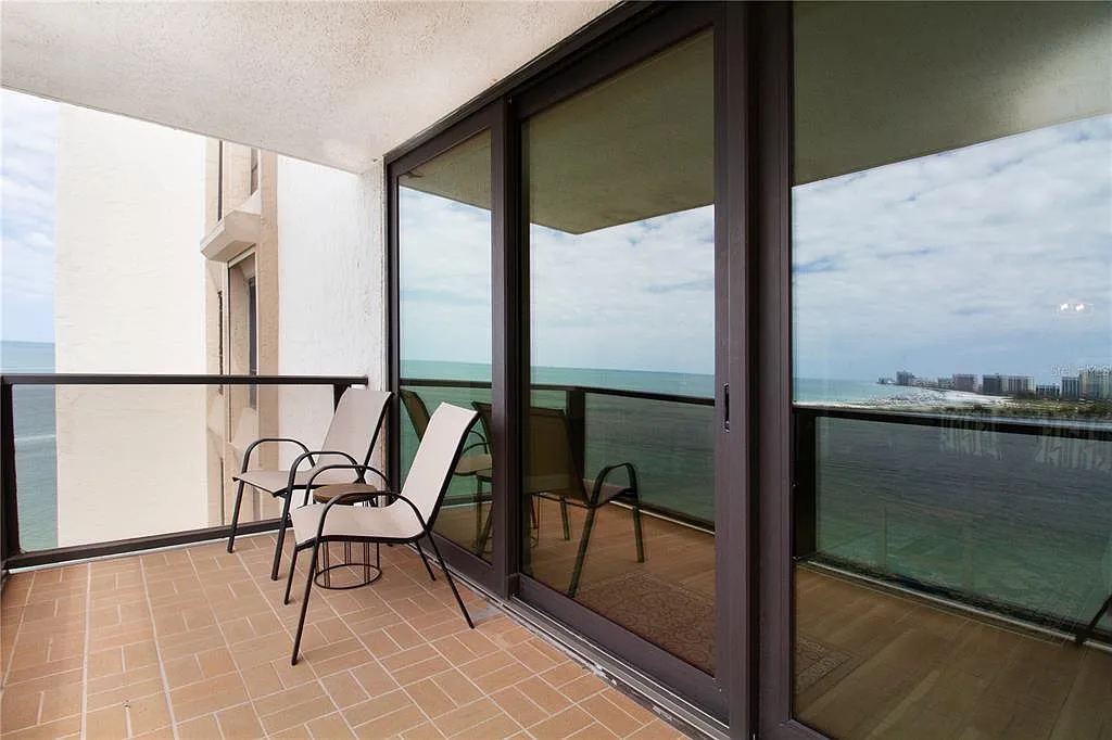 2 bed, 2.0 bath, 1264 sqft, $5,000 — Photo 4