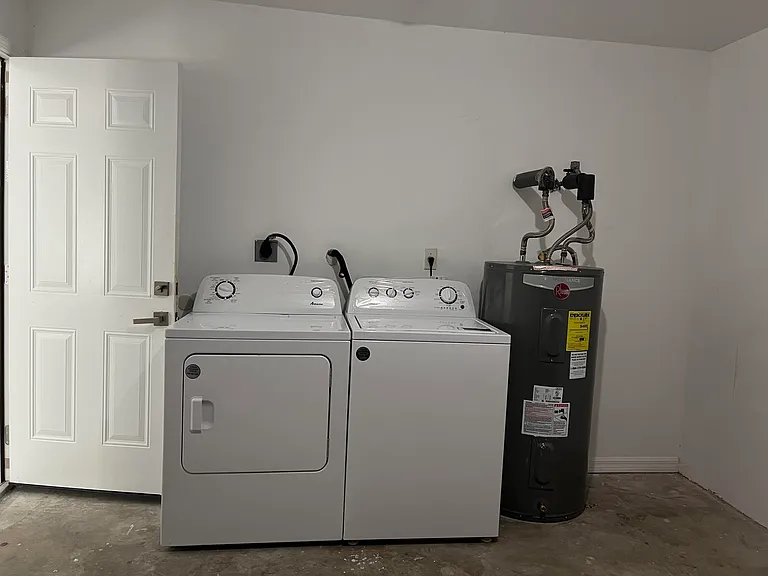 13671 Yarmouth Ct — Photo 45