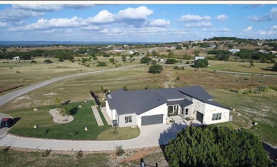 2nd image of 117 Vintage Oak Ct