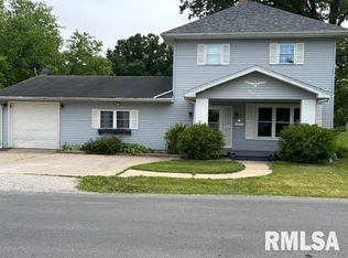 505 E Elm St, Carlinville, IL