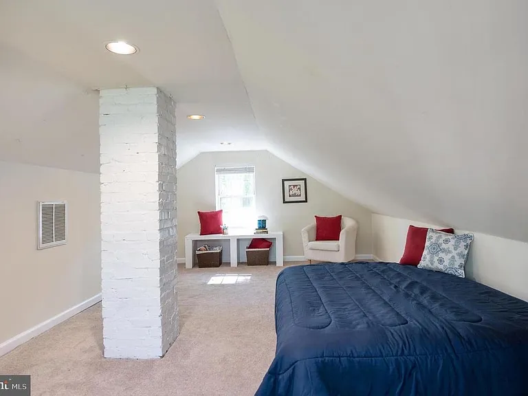 7019 Signal Hill Rd — Photo 31