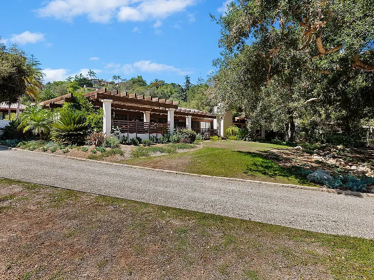 525 Las Palmas Dr — Photo 28