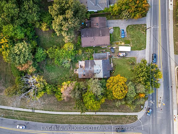 4th image of 3620 & 3626 Albion Rd S