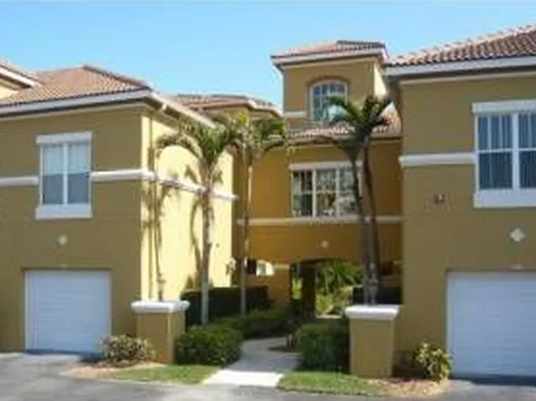 5015 Fairways Cir APT 102, Vero Beach, FL 32967