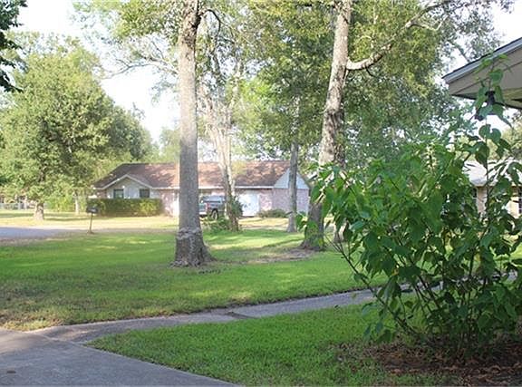 3rd image of 70 Lazy Oak Ct
