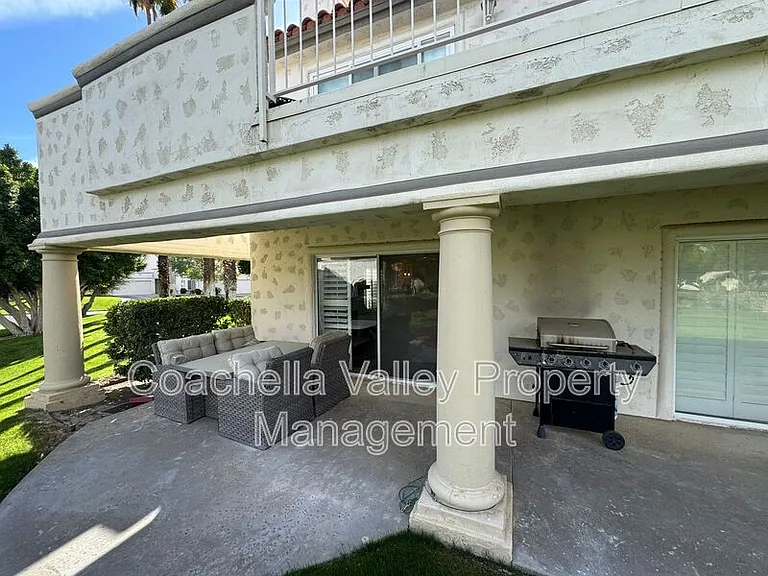 289 Vista Royale Cir W — Photo 6