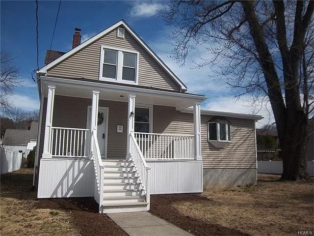 2nd image of 262 Willis Ave