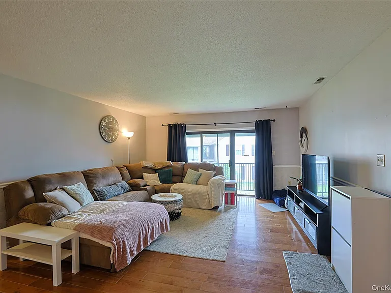 3 Brook Dr #27 — Photo 6