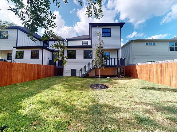 2nd image of 806 39th St