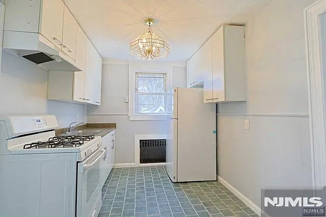 1014 Ponsi St — Photo 3