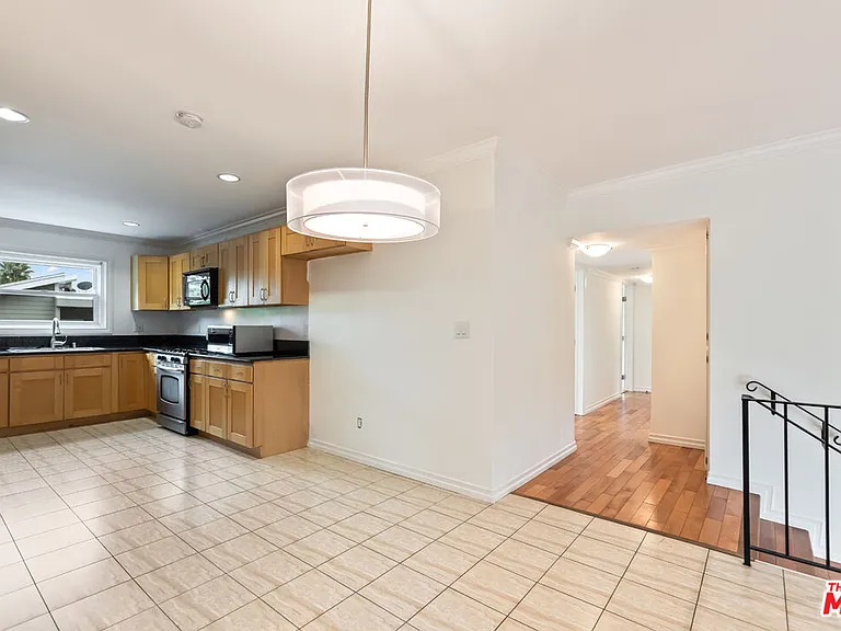 1226 Franklin St #4 — Photo 8