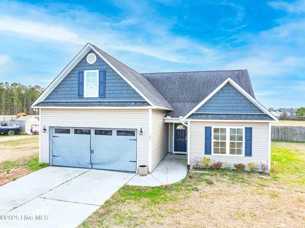 105 Cherry Ridge Ct, Richlands, NC 28574