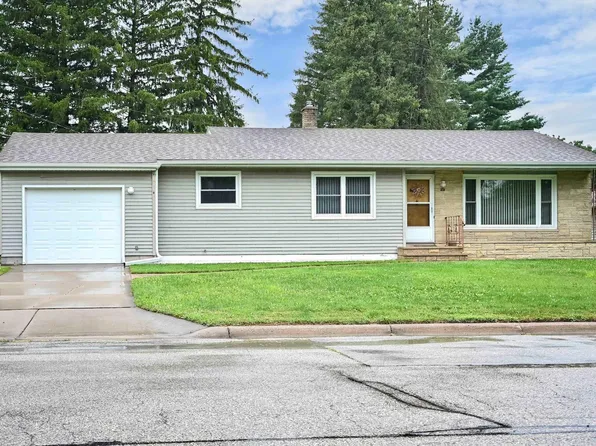 625 Terry Ln, Winona, MN 55987