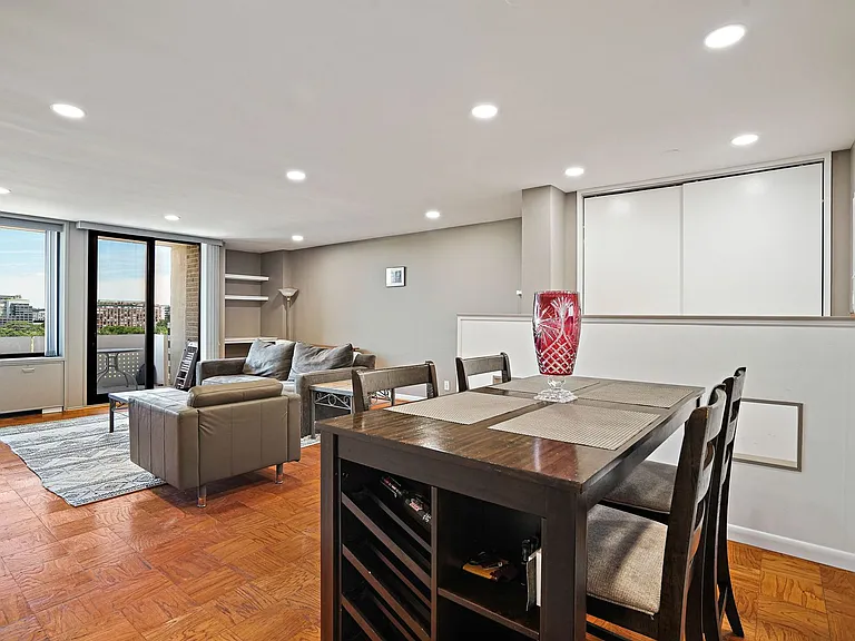 300 M St SW #806N — Photo 4