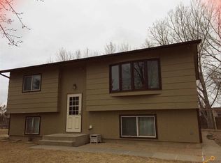 3910 Hampton Ct, Rapid City, SD 57701