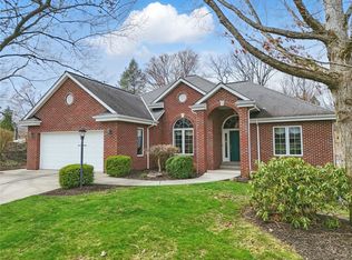 4907 Oakhurst Ave, Gibsonia, PA 15044