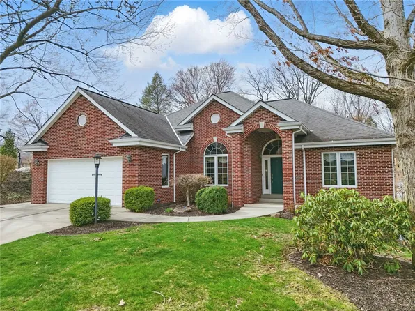 4907 Oakhurst Ave, Gibsonia, PA 15044