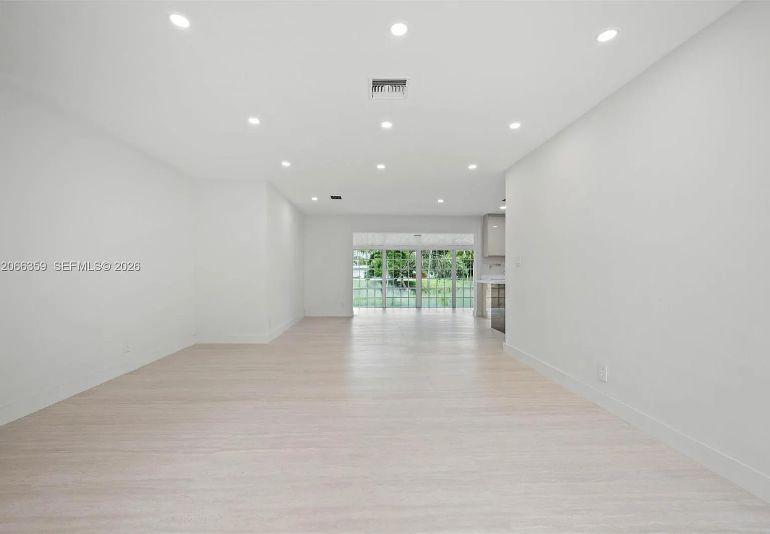 4 bed, 2519 sqft, $10,500 — Photo 4