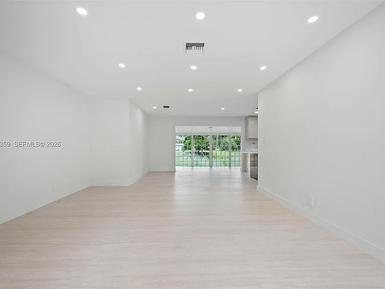 11770 Griffing Blvd — Photo 11