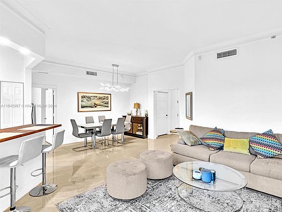 2nd image of 3001 NE 185th St APT 513